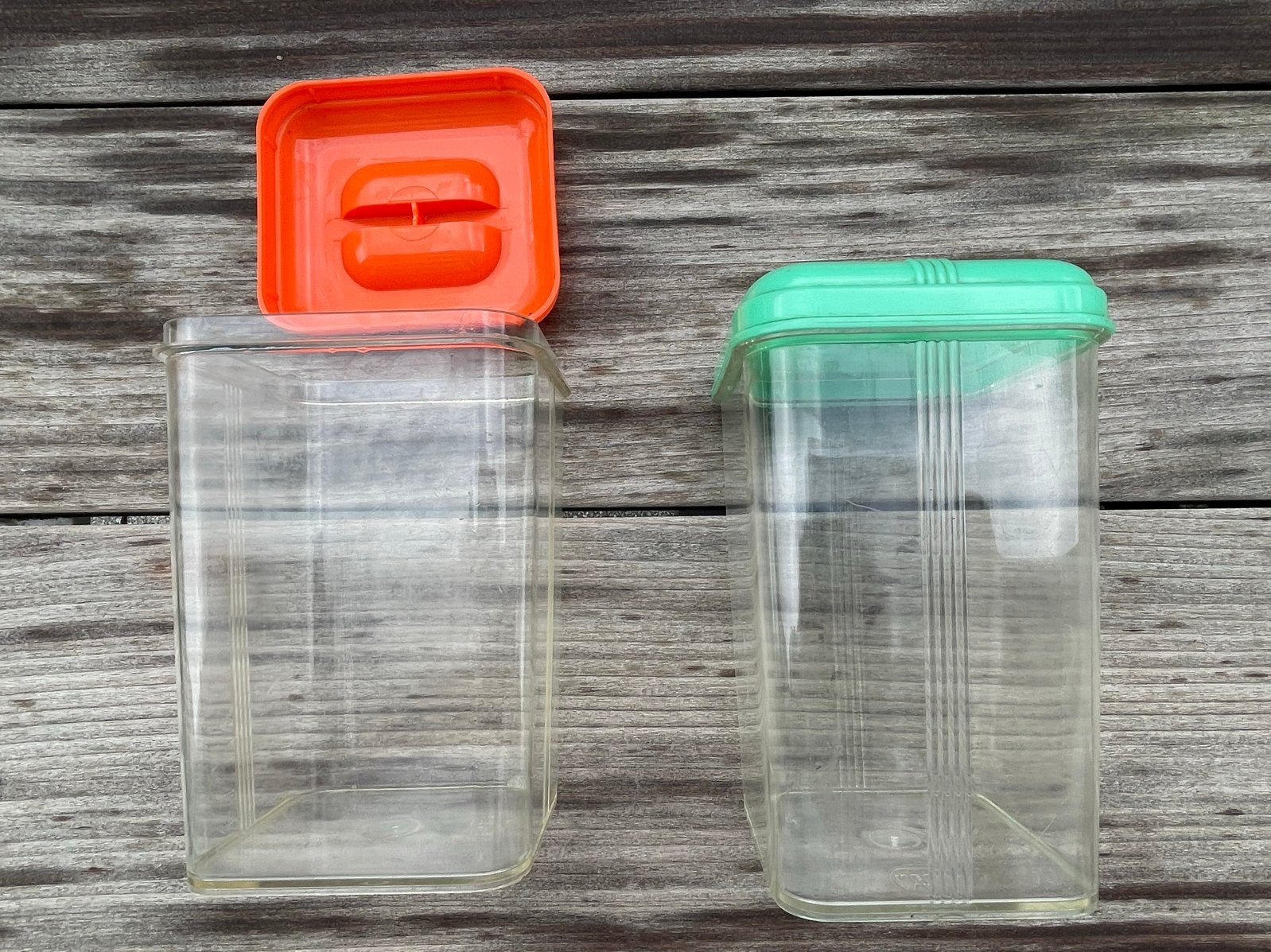 2 originele jaren 50-60 Van Nelle plastic voorraadbussen, Ophalen of Verzenden