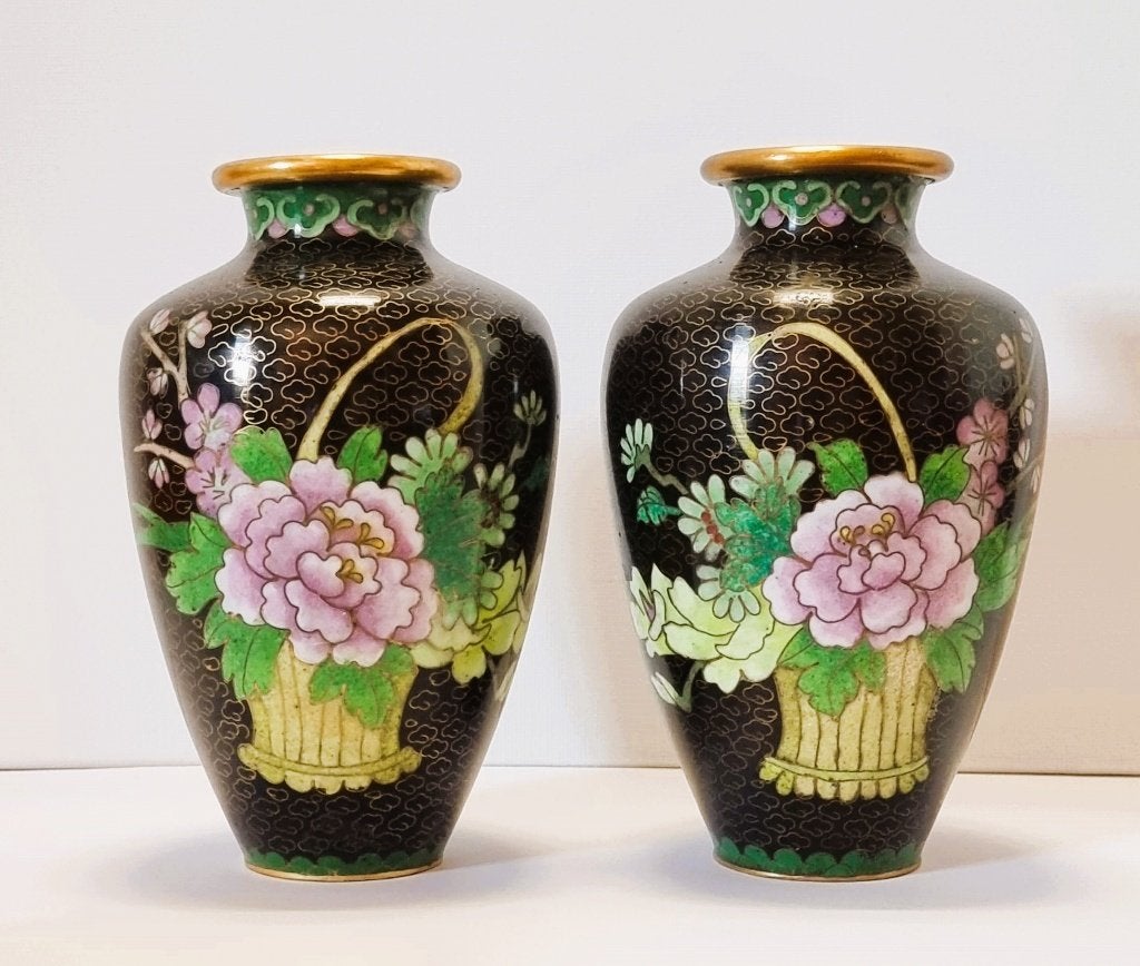 Cloisonne vaasjes met bloemkorven., Ophalen of Verzenden