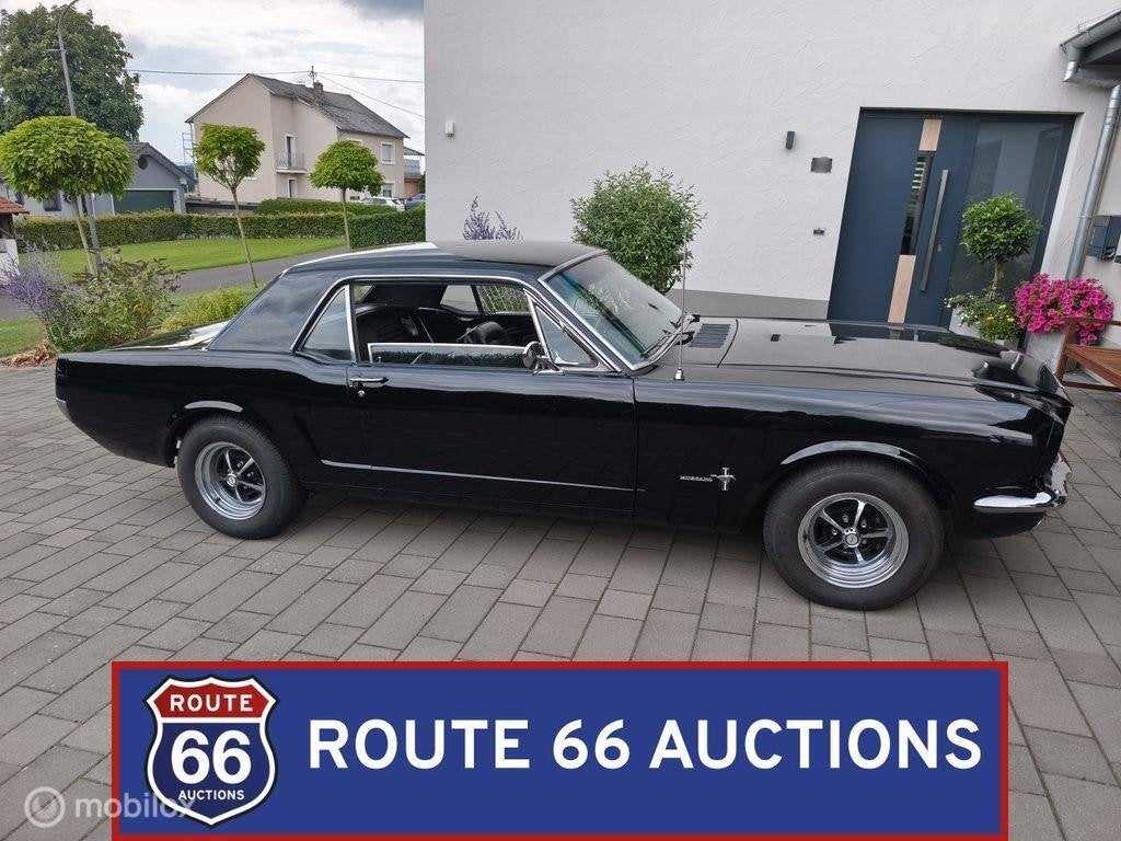 Ford Mustang Hardtop 289 V8 | 1965 | Route 66 Auctions, Auto's, Overige carrosserieën, Zwart, Bedrijf, Handgeschakeld