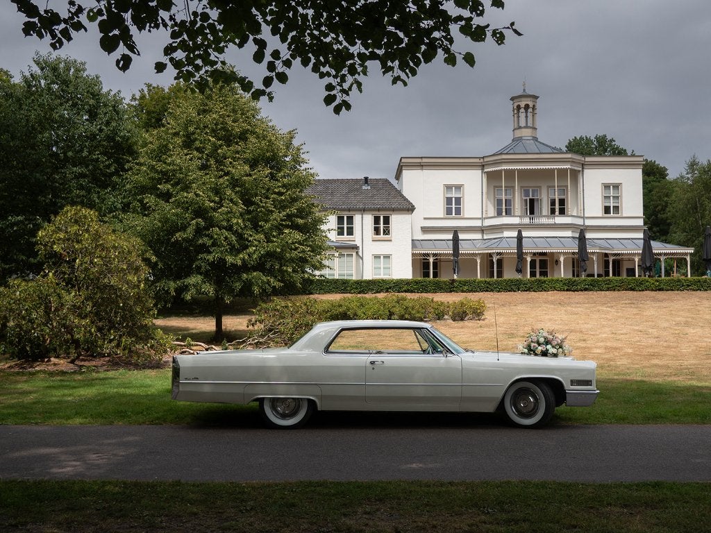 Cadillac trouwauto met chauffeur huren, Met chauffeur, Trouwauto