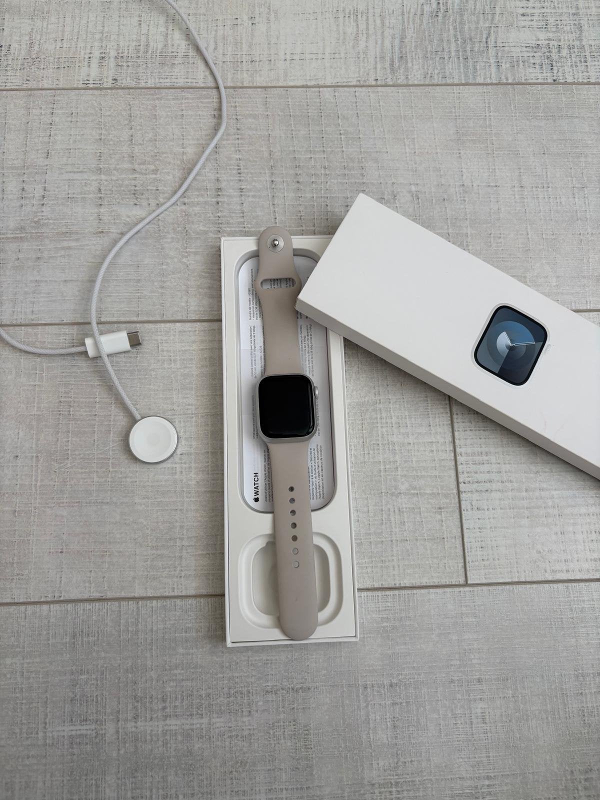 Mooie Apple watch serie 9 met beige bandjes, Ophalen, Zo goed als nieuw, IOS