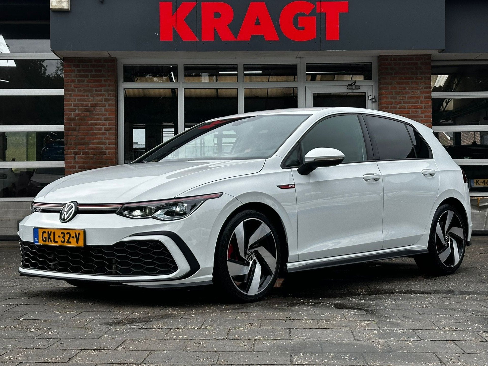 Volkswagen GOLF GTI 2.0 TSI 245 pk - LED - Headup display -, 1984 cc, Wit, Bedrijf, Golf