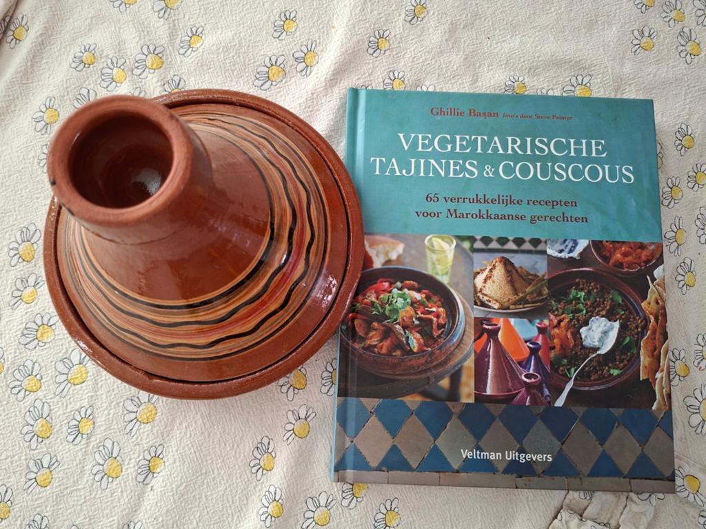 Tajine en kookboek, Ophalen