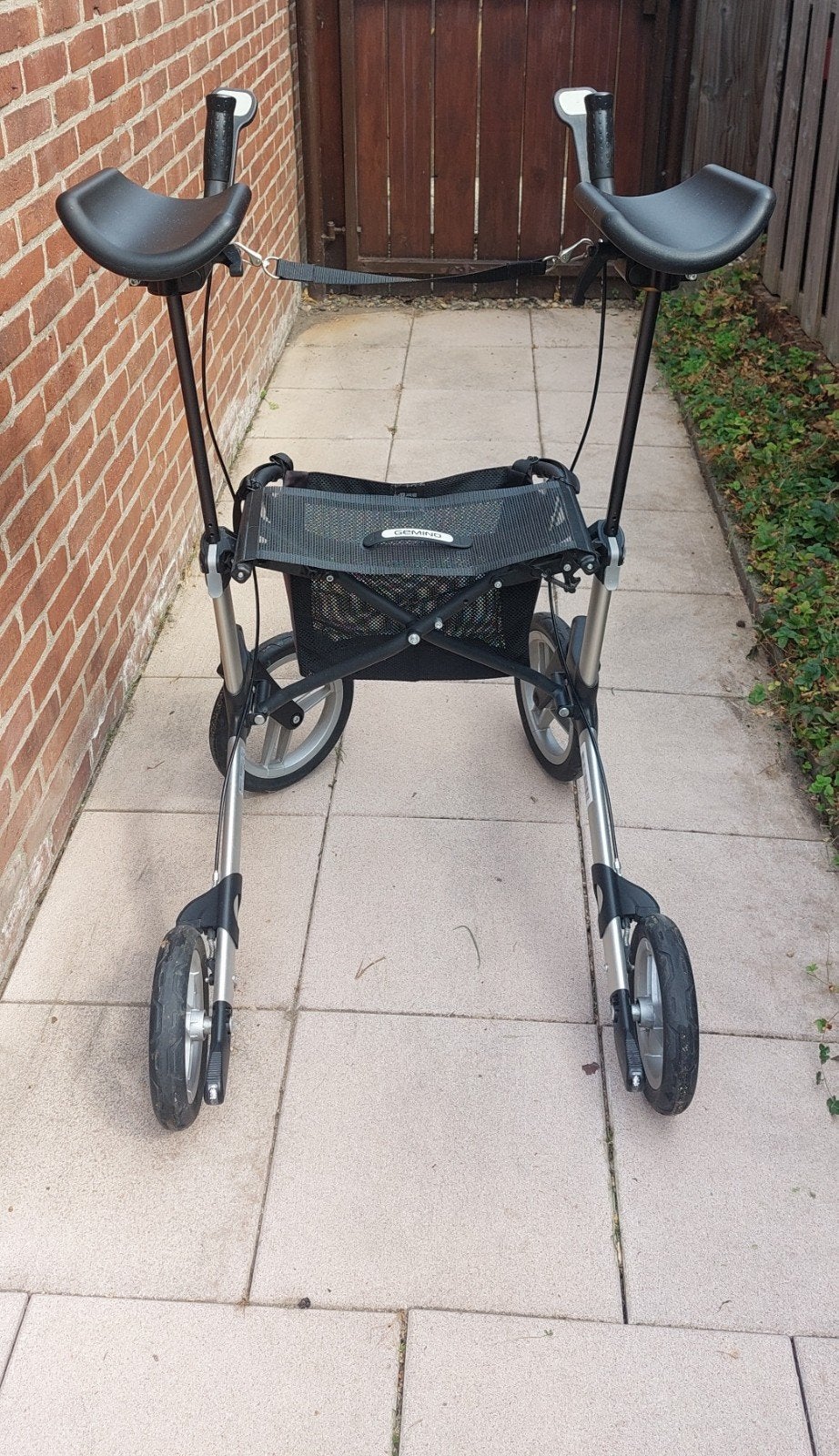 Rollator Gemino 60 Walker, Diversen, Rollators, Zo goed als nieuw, Lichtgewicht, Opvouwbaar, Ophalen of Verzenden