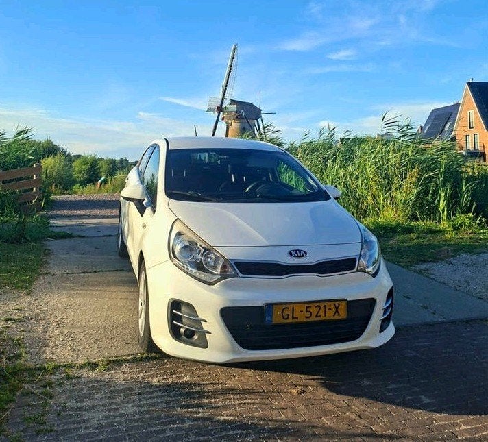 Kia Rio 1.2 I 5DRS 2015 Wit, Auto's, 1027 kg, 450 kg, 40 €/maand, 4 cilinders