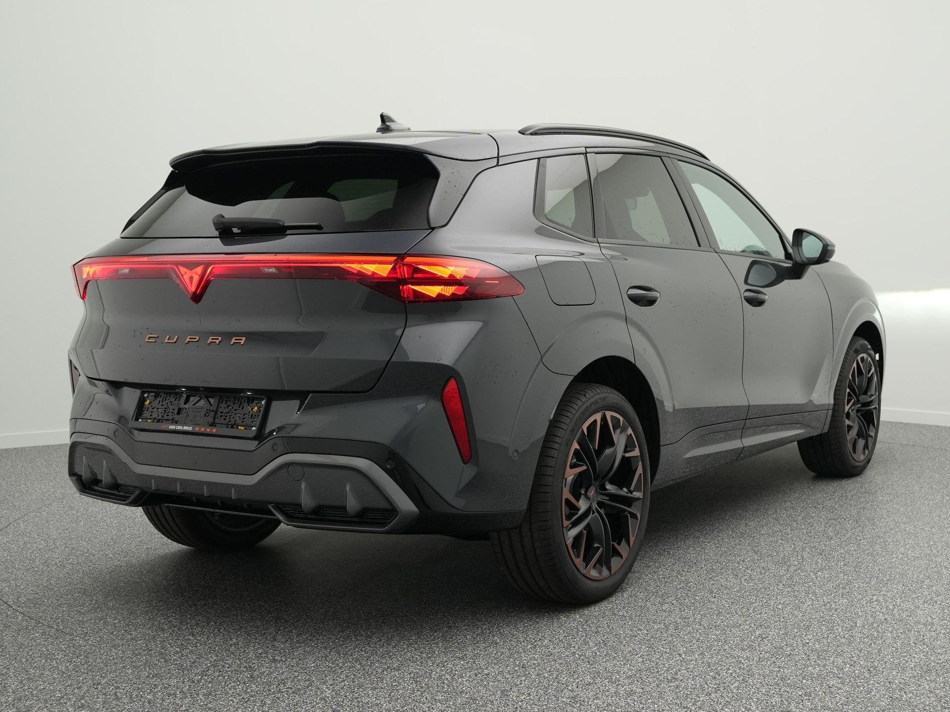 CUPRA Terramar 1.5 TSI e-Hybrid VZ 272PK | SennHeiser Audio, Auto's, Automatische klimaatregeling, 1498 cc, 4 cilinders, 2000 kg