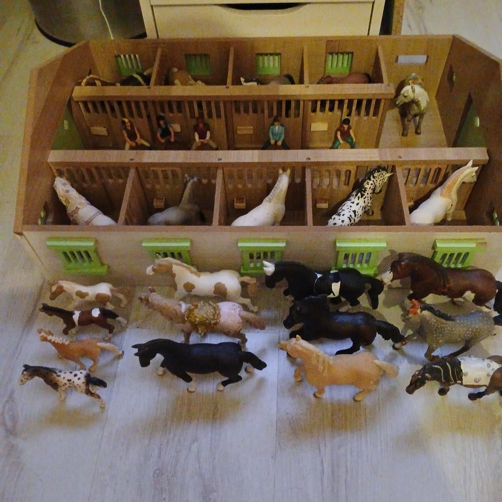 Sleigh paardenstal en paarden, Ophalen of Verzenden, Gebruikt, Paard, Beeldje of Figuurtje