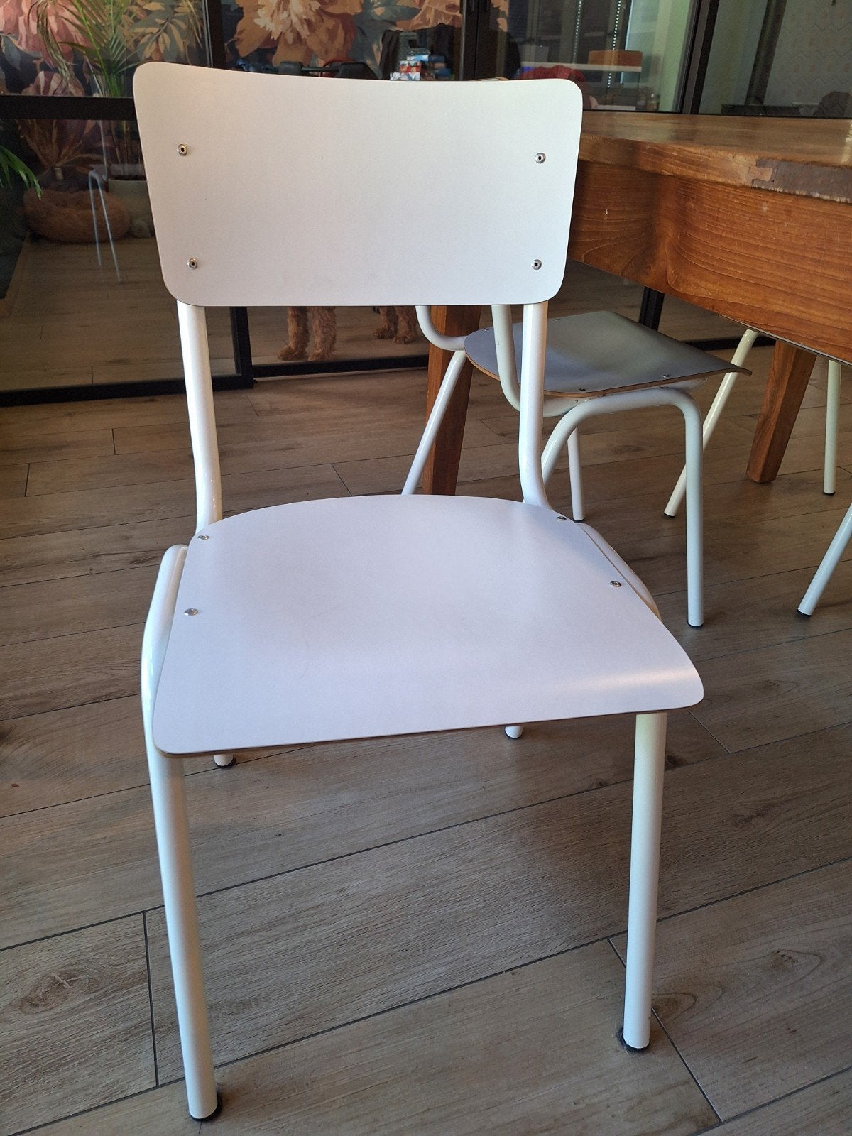 4 Back to School HPL Eetkamerstoelen Wit - Zo goed als nieuw, Huis en Inrichting, Ophalen, Modern, Industrieel, Wit, Zo goed als nieuw