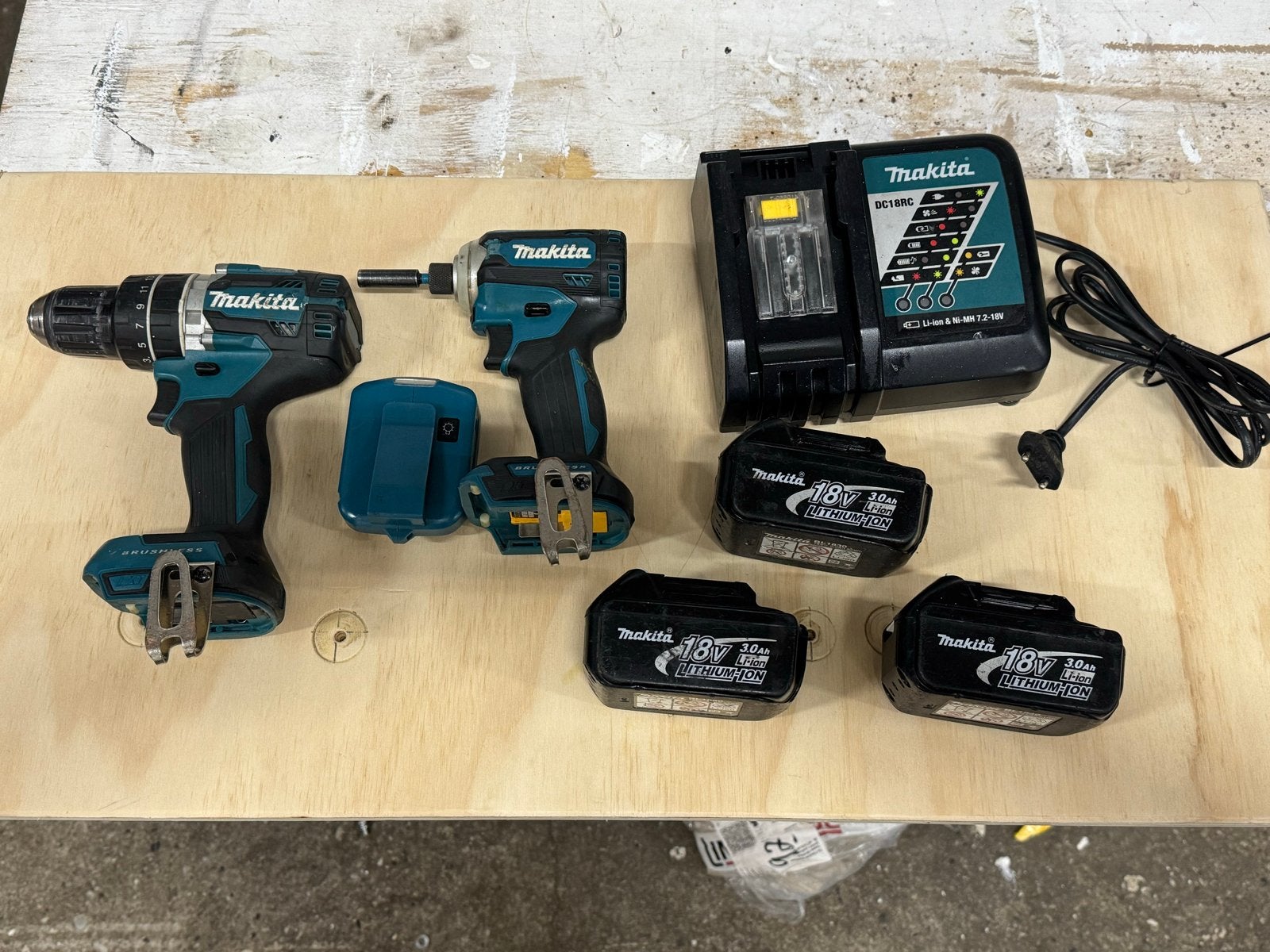 Makita 18V Set: DTD171, DDF484, 3 Accu's, Lader, Gebruikt, Ophalen of Verzenden, Boor- en Schroefmachine, Minder dan 400 watt