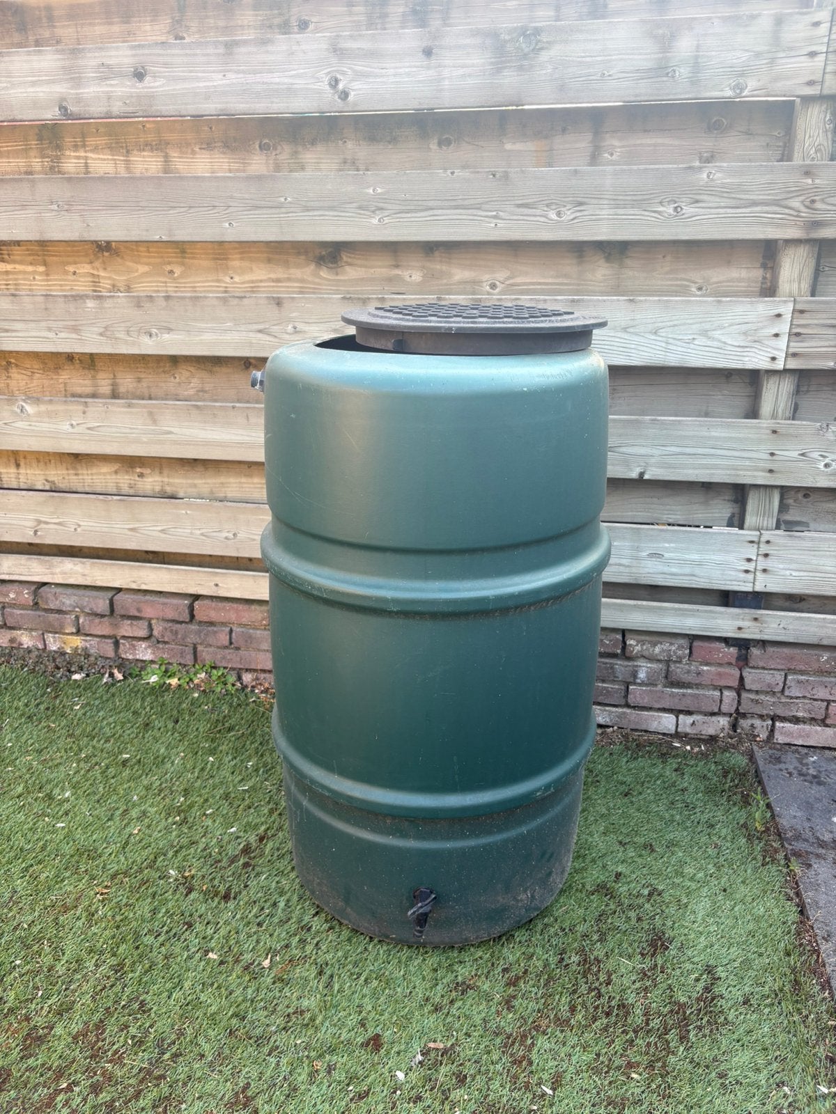 Regen/water opvang ton (met kraantje en overloop), 150 liter of meer, Ophalen, Zo goed als nieuw, Met kraantje