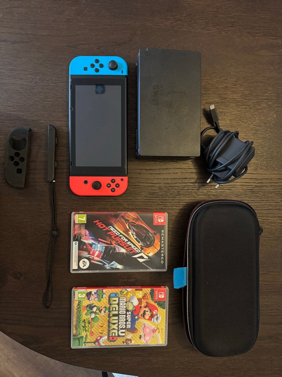 Nintendo Switch V2 compleet + 2 games + dock + draagtas, Met 2 controllers, Ophalen of Verzenden, Switch Original, Gebruikt