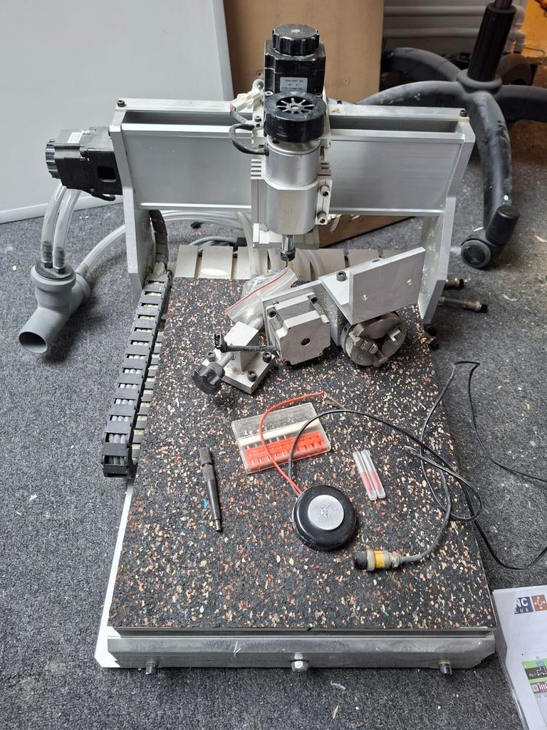 Portaal frees 300x400mm met 4e as en vacuümtafel, Doe-het-zelf en Verbouw, Ophalen, Gebruikt, Elektrisch, Overige soorten
