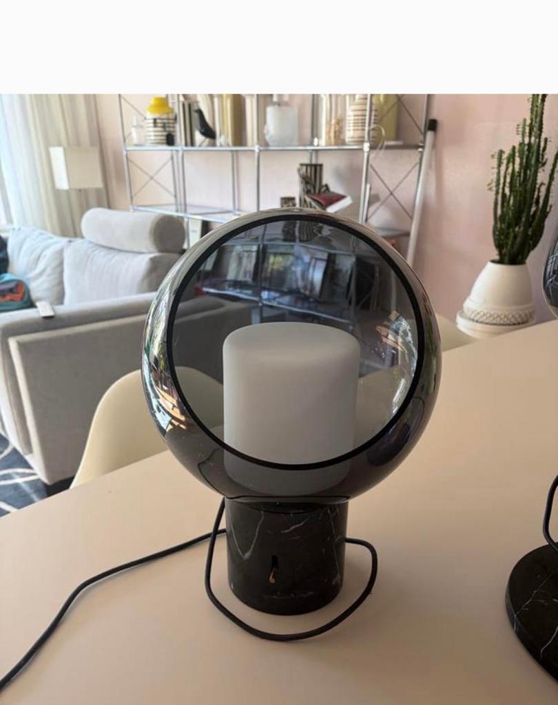 IKEA EVEDAL Tafellamp - Grijs Glas en Marmeren Voet, Huis en Inrichting, Lampen | Tafellampen, Ophalen, Zo goed als nieuw, Glas