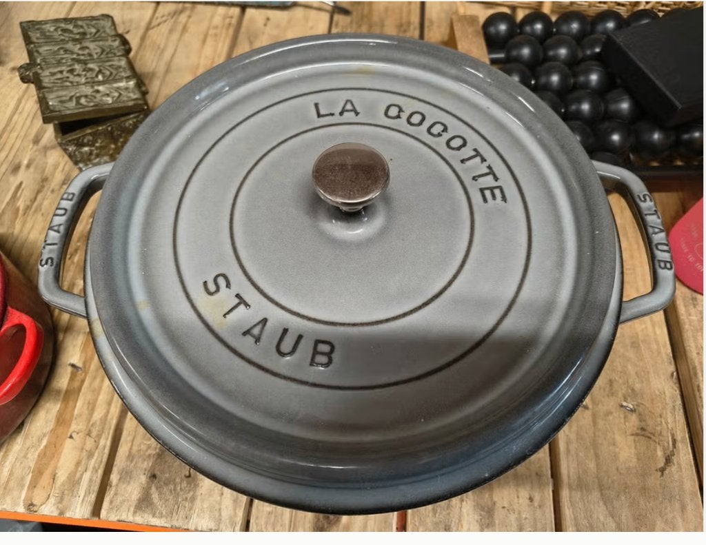 Staub La Cocotte 28 cm gietijzeren pan, Ophalen, ., Zo goed als nieuw, .