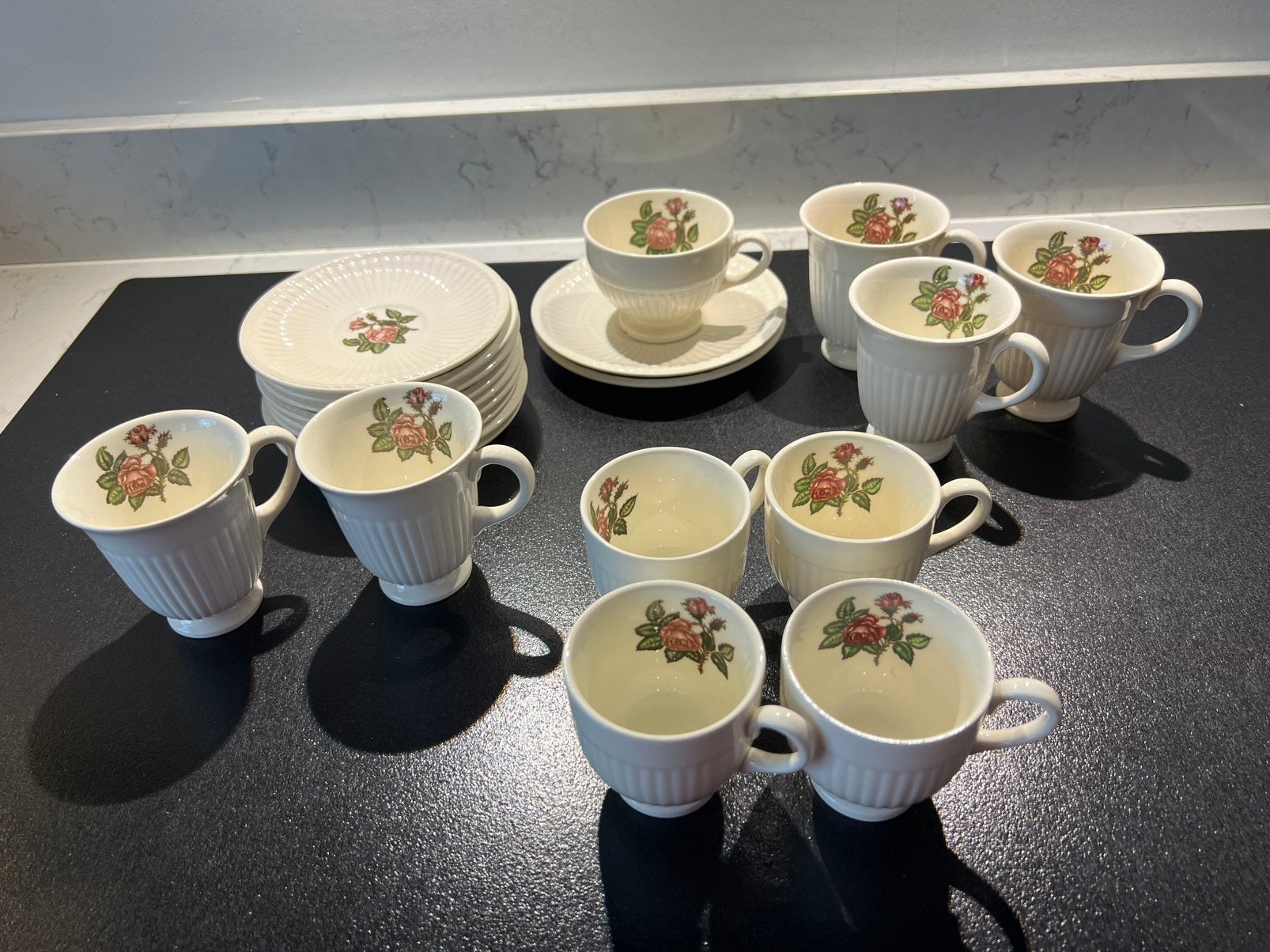 Diverse Kop en schotels Wedgwood Moss Rose., Huis en Inrichting, Keuken | Servies, Ophalen of Verzenden, Porselein, Overige stijlen