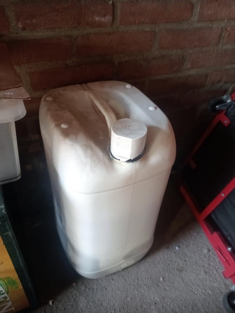 Afgewerkte olie circa 20 liter GRATIS, Ophalen