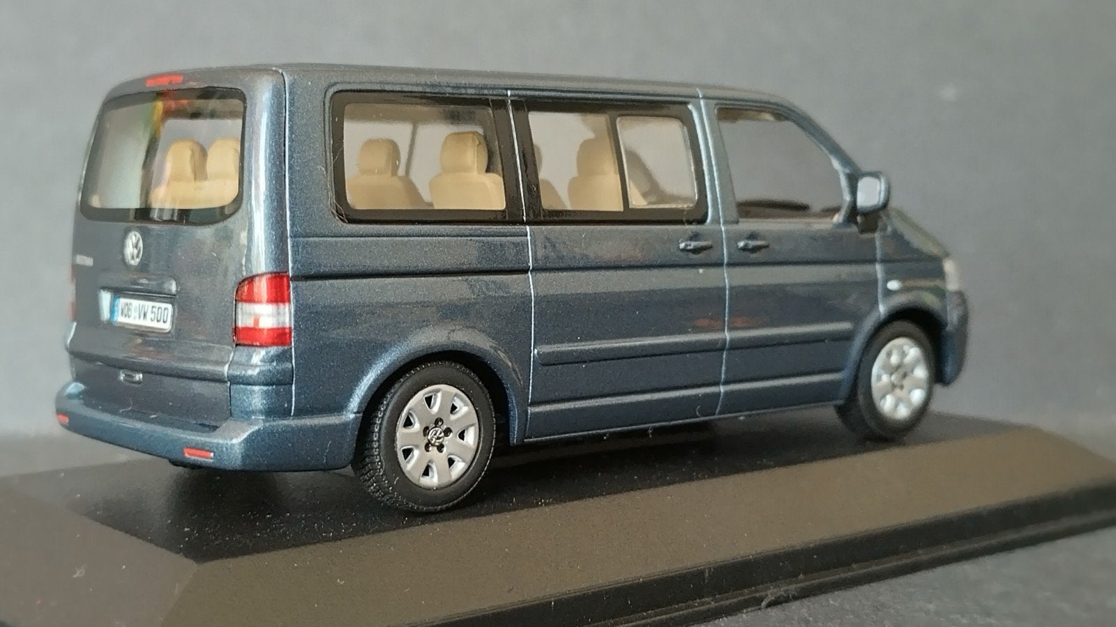 Volkswagen VW Transporter T5 Multivan 1:43 Minichamps Pol, Auto, Verzenden, ., Nieuw