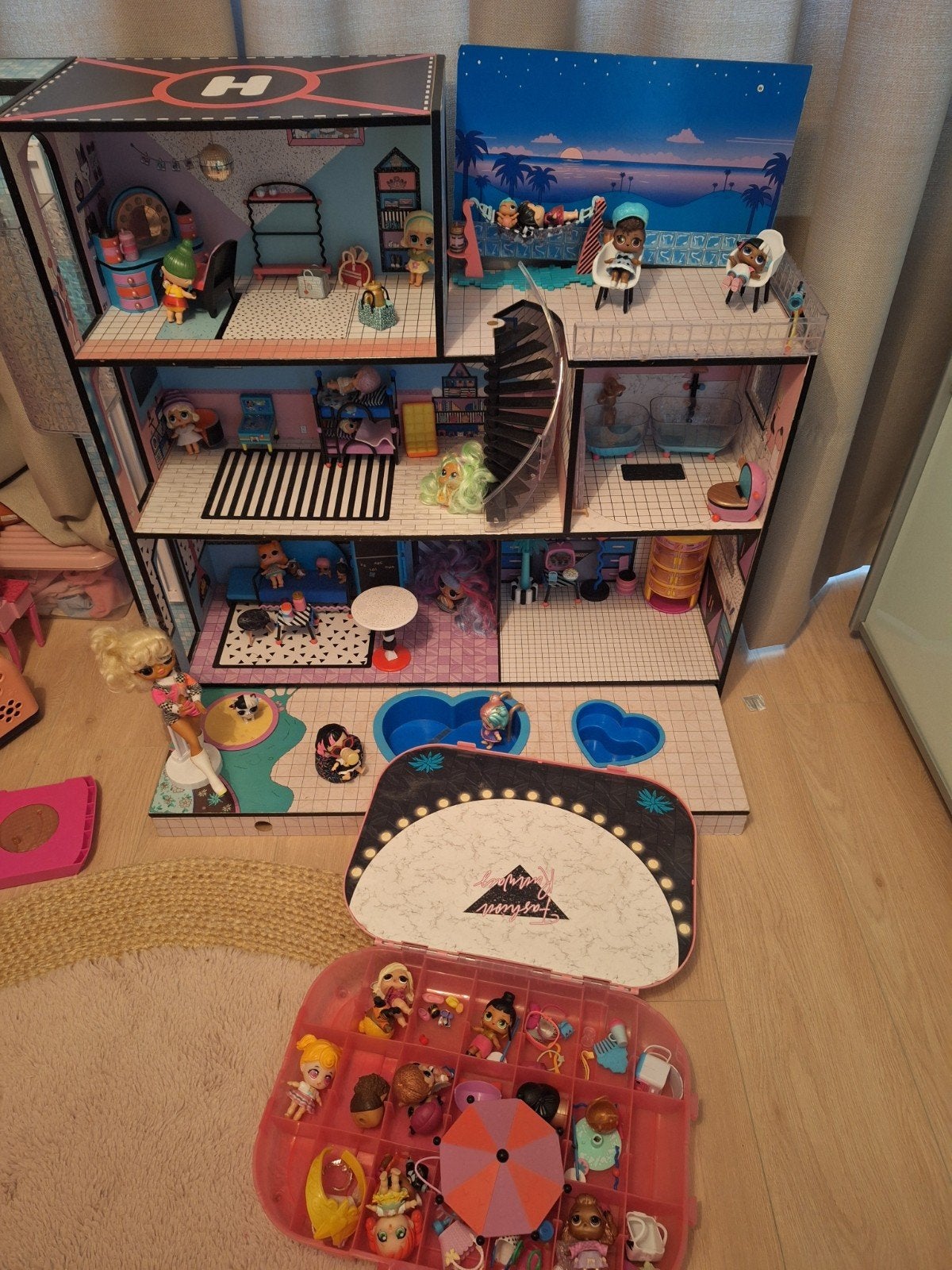 L.O.L poppenhuis, Ophalen, Zo goed als nieuw, Poppenhuis