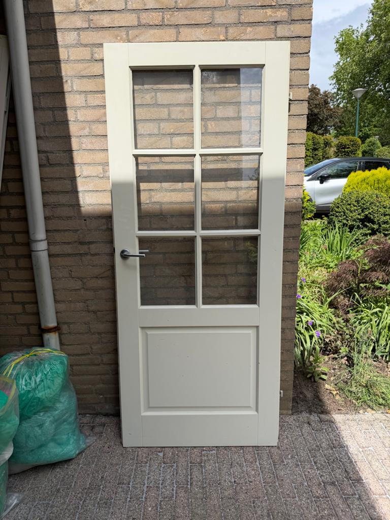 Binnendeur met glaspanelen en deurklink, Doe-het-zelf en Verbouw, Deuren en Horren, Ophalen, 80 tot 100 cm, Binnendeur, Zo goed als nieuw