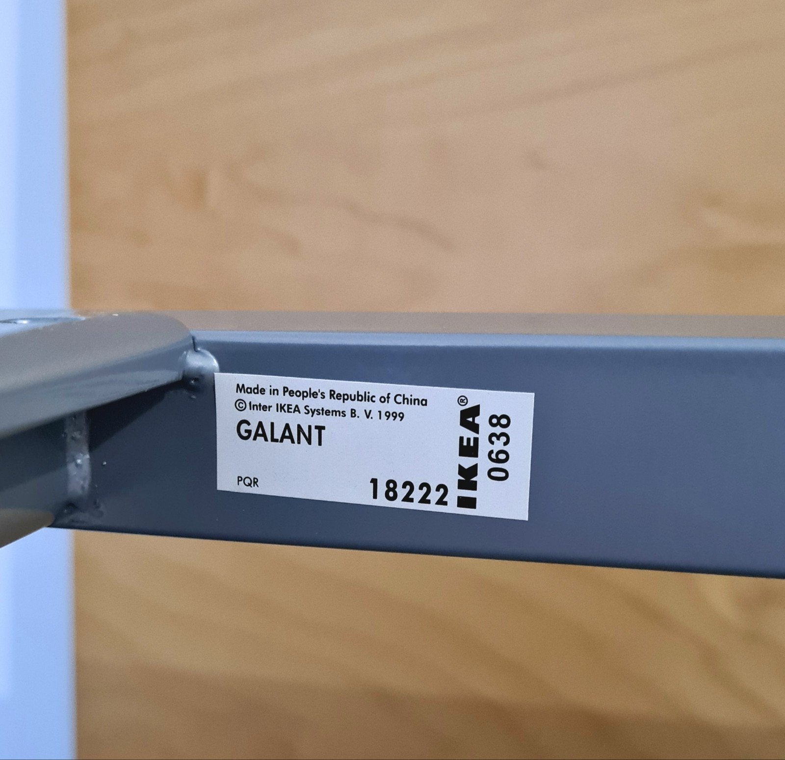 IKEA Galant Bureau - Hoogte verstelbaar, 150 tot 200 cm, Overige vormen, Ophalen, Overige houtsoorten