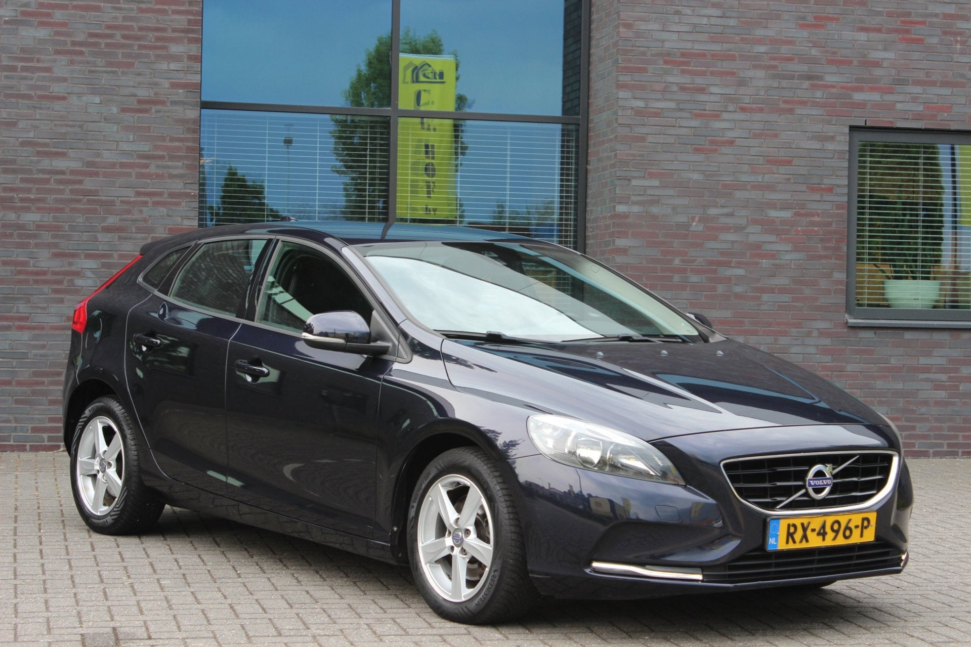Volvo V40 2.0 D2 Kinetic, Voorwielaandrijving, 28 km/l, Gebruikt, Euro 6