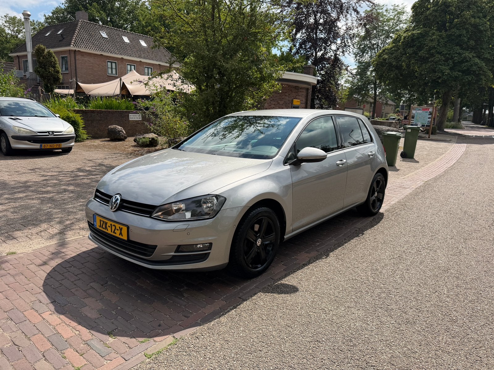 Volkswagen Golf 1.2 TSI 63KW 5D 2013 Grijs, Voorwielaandrijving, Elektrische ramen, Zwart, 4 cilinders