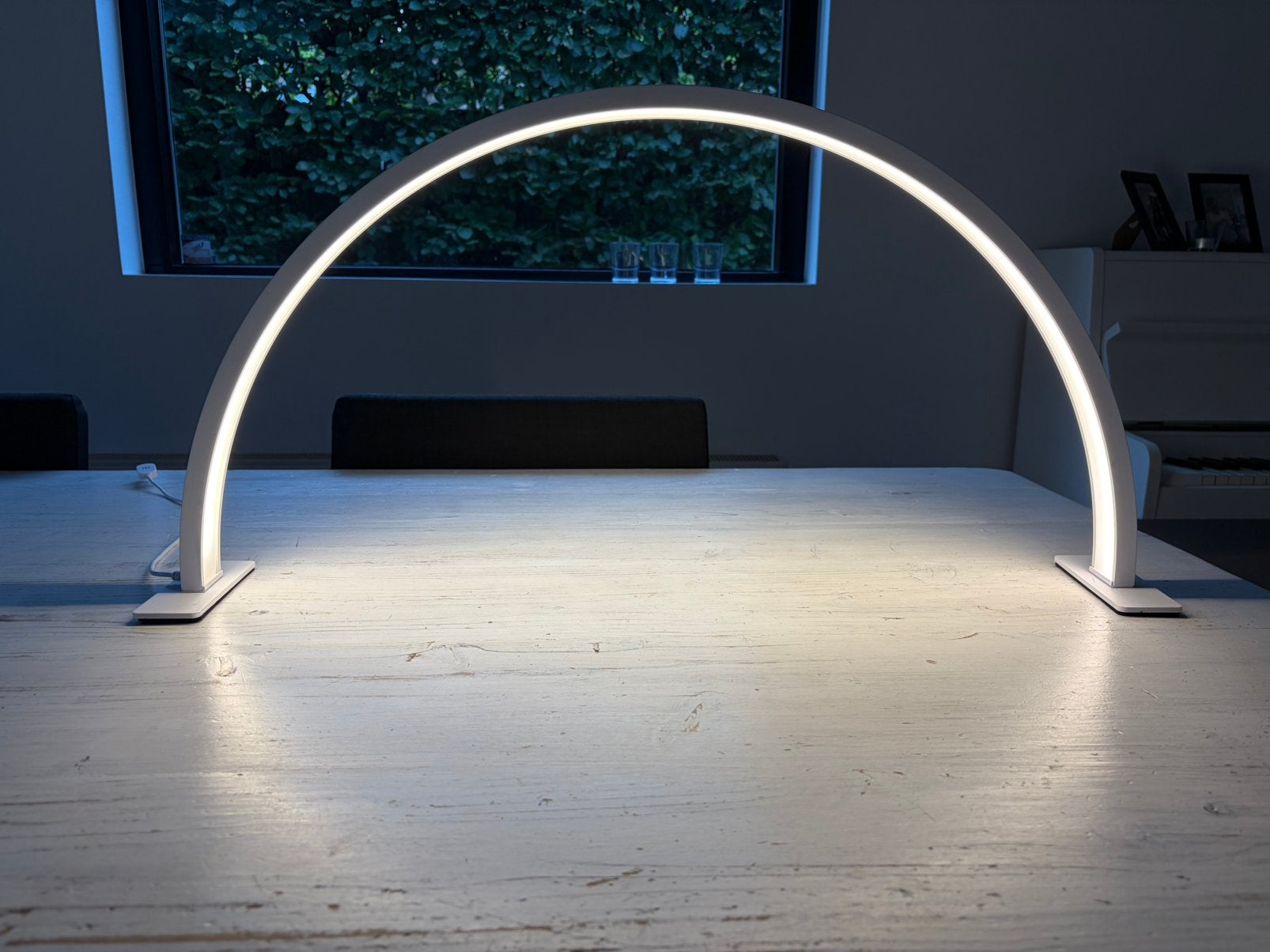Half moon LED lamp, Huis en Inrichting, Ophalen, Zo goed als nieuw