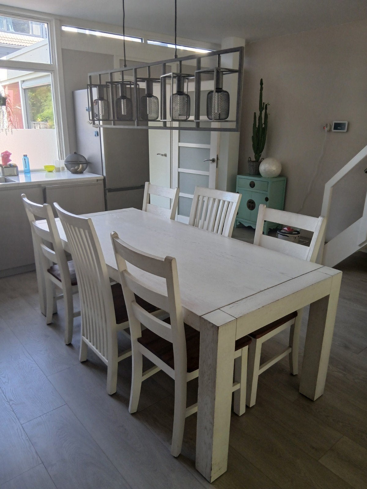 Witte geborstelde eiken eettafel met 6 stoelen, Ophalen, Gebruikt, Eikenhout, 200 cm of meer