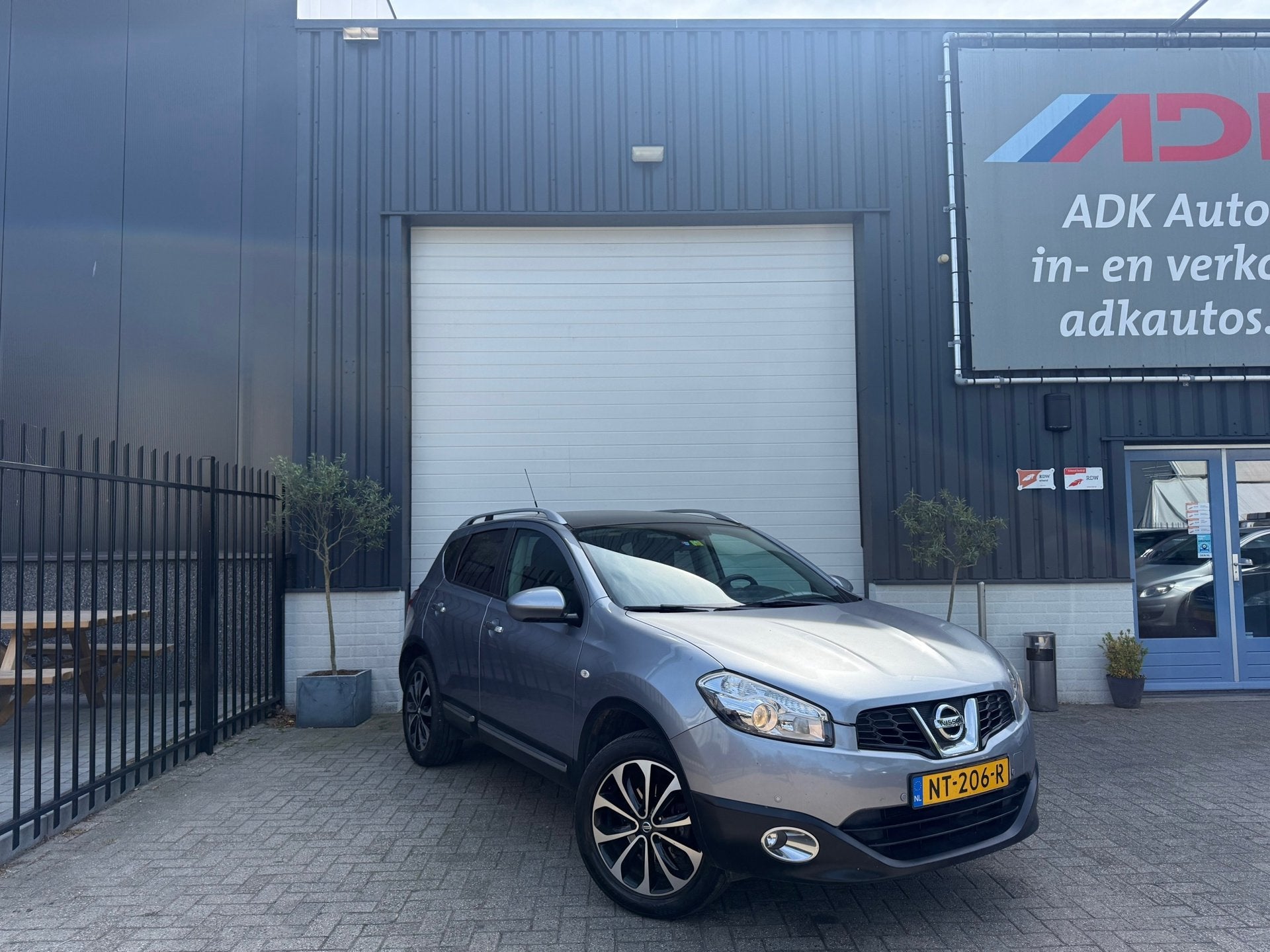Nissan Qashqai 2.0 Tekna AUTOMAAT/PANO/STOELVERW/CLIMA/CRUIS, Auto's, Euro 5, Stof, Gebruikt, Zwart
