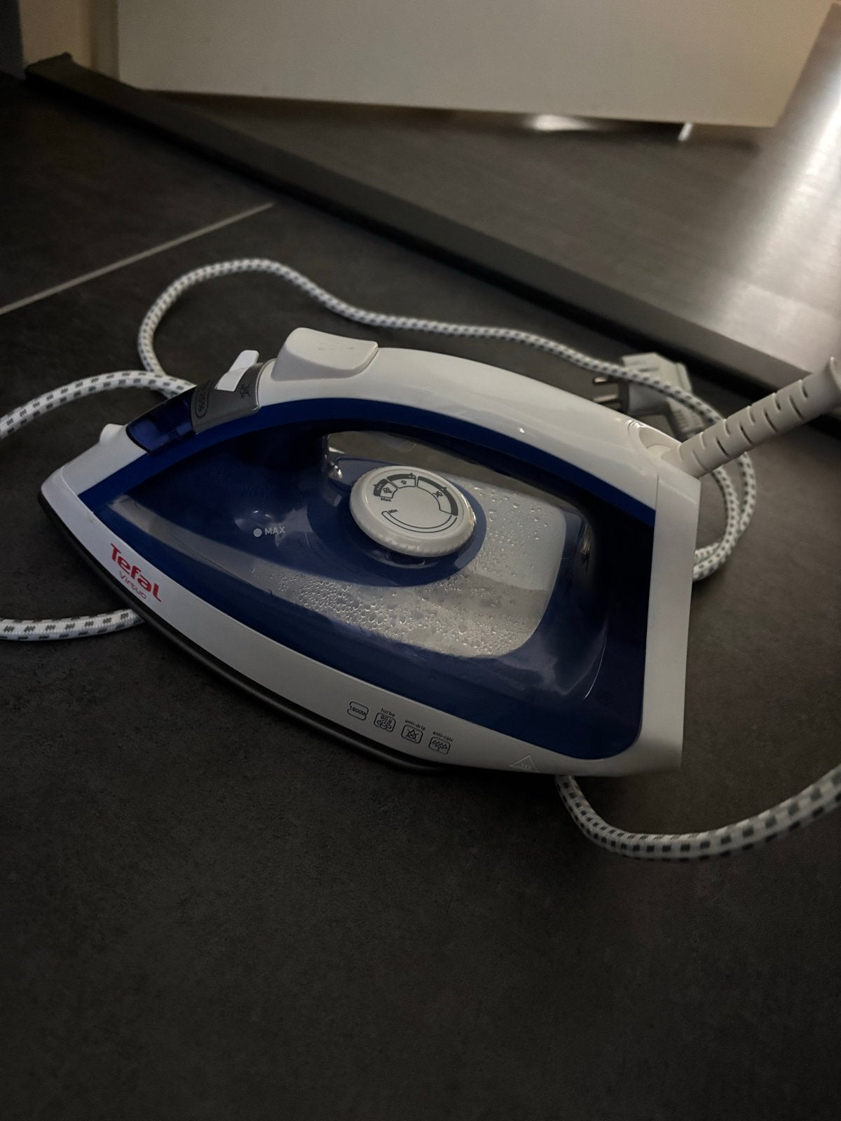 Tefal Virtuo Strijkijzer - Blauw/Wit - Gebruikt, Witgoed en Apparatuur, Strijkijzers en Strijkplanken, Verzenden, Gebruikt, Strijkijzer met snoer