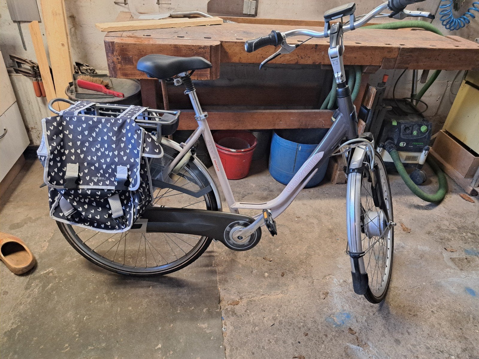 Fiets gazelle voorheen elektrisch, Ophalen, Gebruikt, 50 km per accu of meer, 55 tot 59 cm