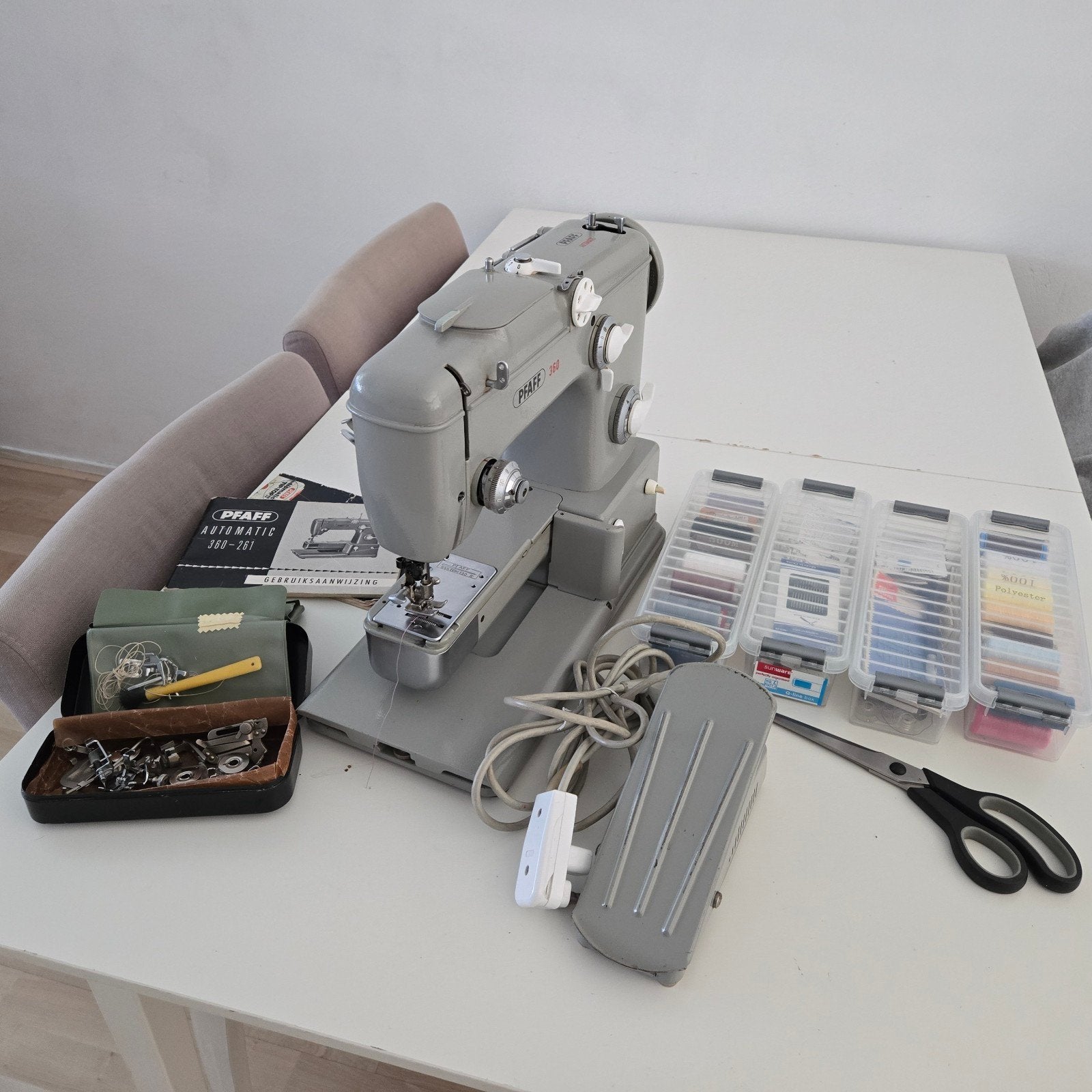Aangeboden: complete Pfaff 360 Automatic naaimachine, Hobby en Vrije tijd, Naaimachines en Toebehoren, Ophalen, Gebruikt, Naaimachine