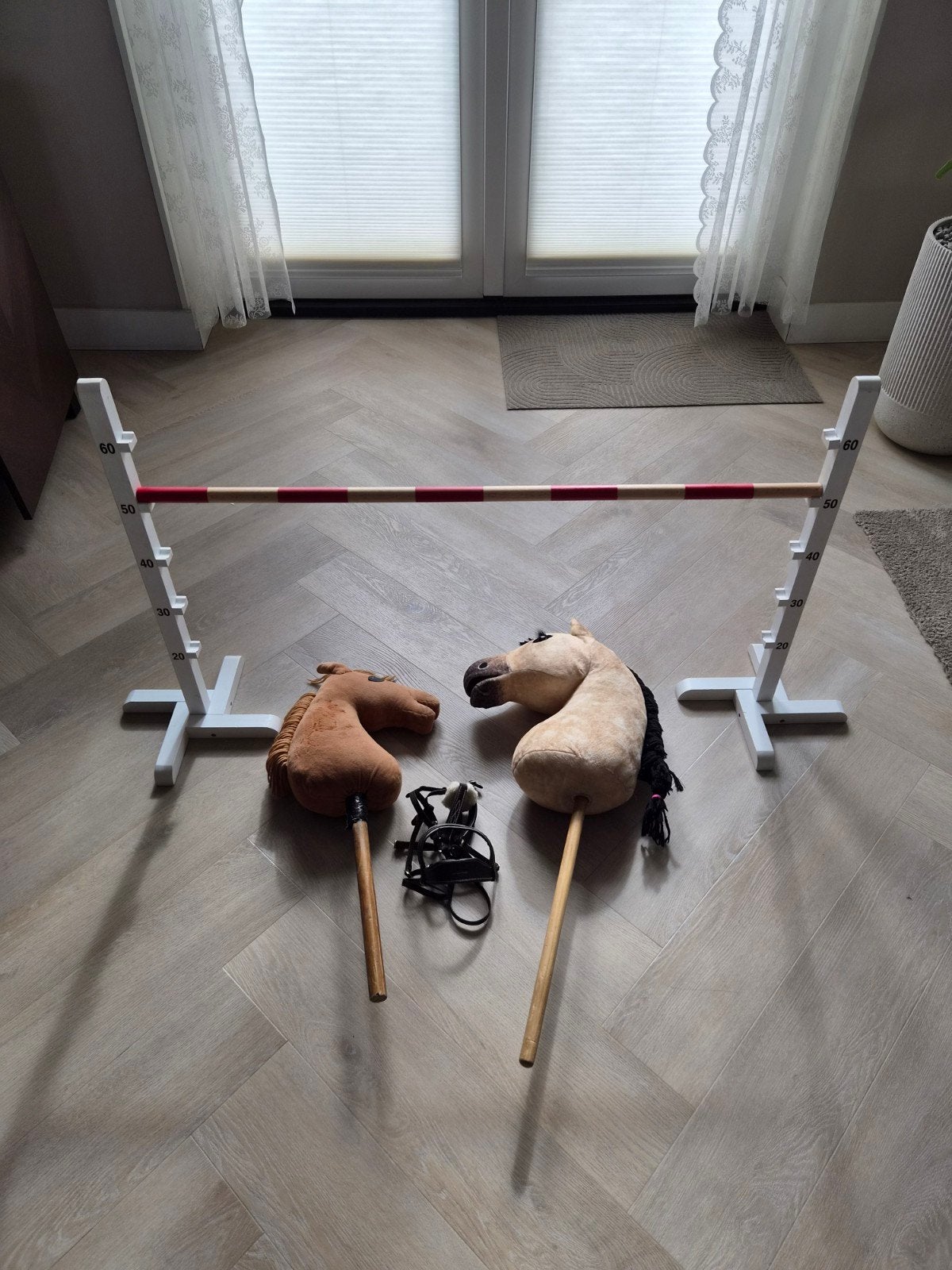 Hobbyhorse set met 2 stokpaardjes en hindernis, Ophalen, Gebruikt, Jongen of Meisje