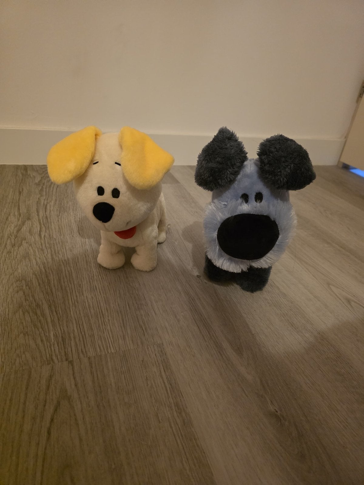 Woezel en Pip lopende figuren - Zo goed als nieuw, Kinderen en Baby's, Met geluid, Overige karakters, Zo goed als nieuw, Meerkleurig