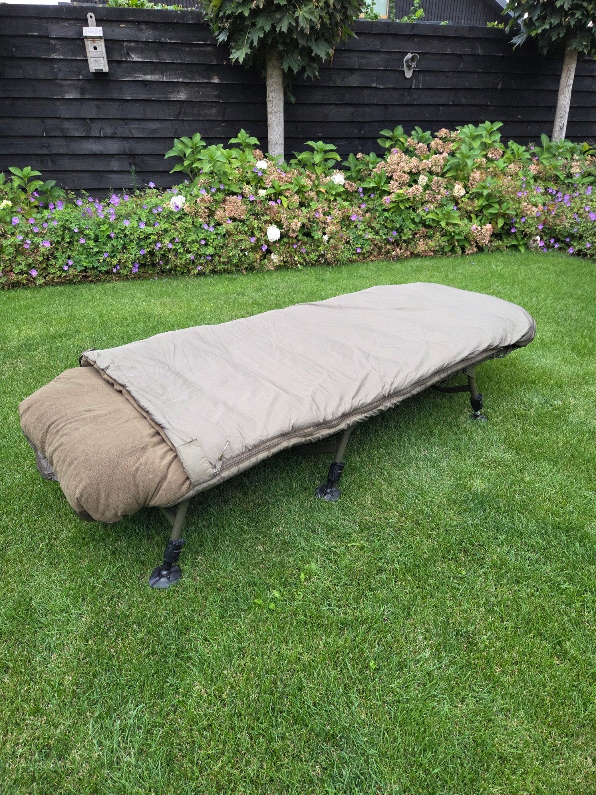 Avid Benchmark Light bedchair en Trakker Big Snooze slaapzak, Watersport en Boten, Ophalen, Zo goed als nieuw, Overige typen