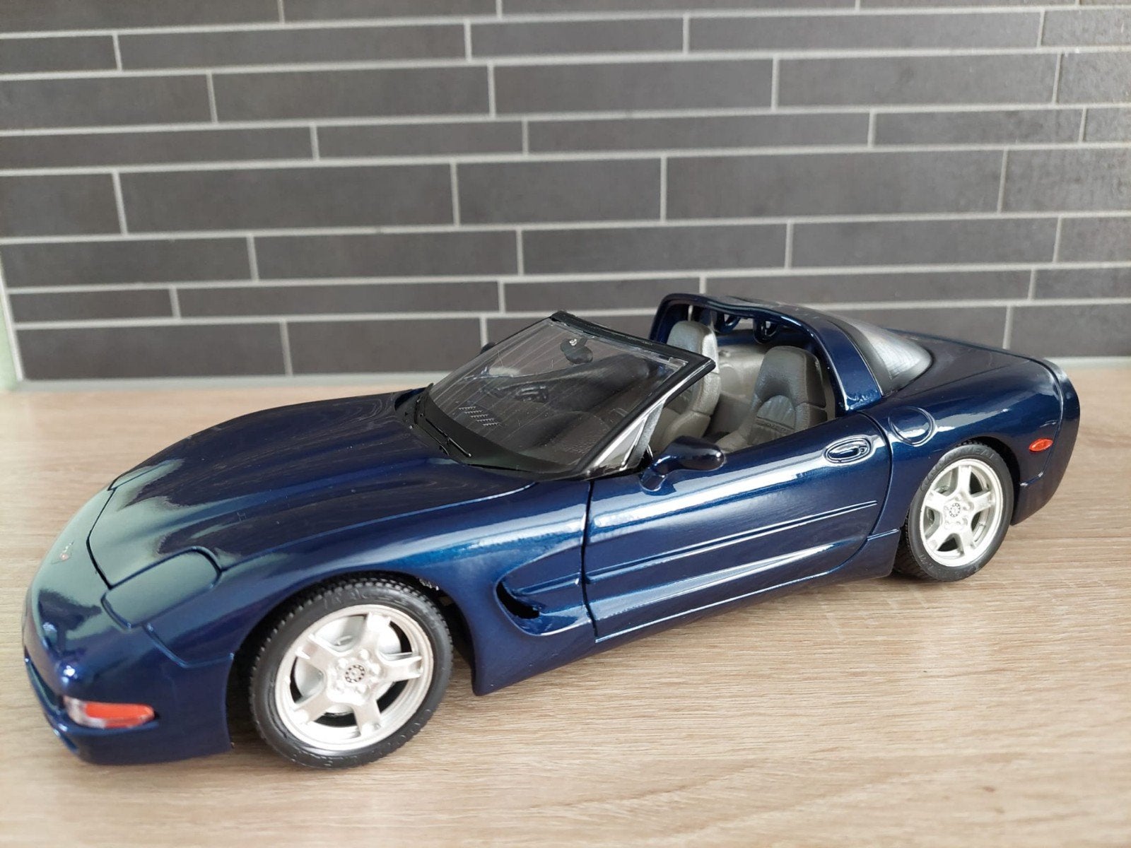 Bburago 1:18 Chevrolet Corvette '97 - in doos, Ophalen of Verzenden, Nieuw, Auto, Bburago