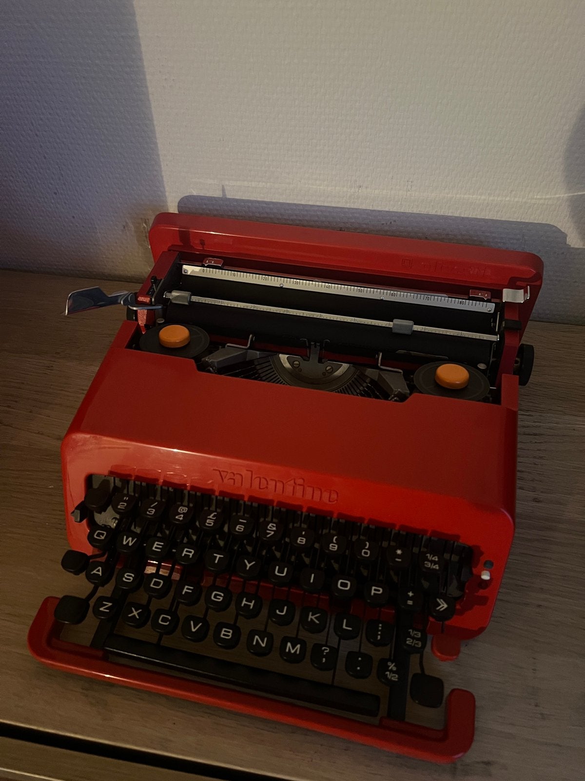 Olivetti Valentine met accessoires, flexi disk en single, Diversen, Verzenden, Gebruikt