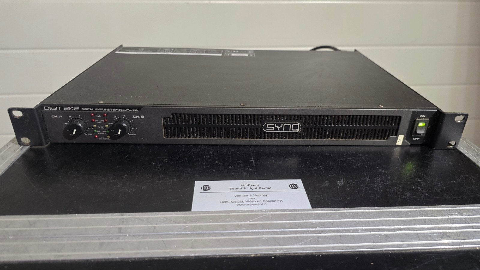 sync digit 2k2 versterker 2x 1100w, Ophalen, Gebruikt, 1000 watt of meer