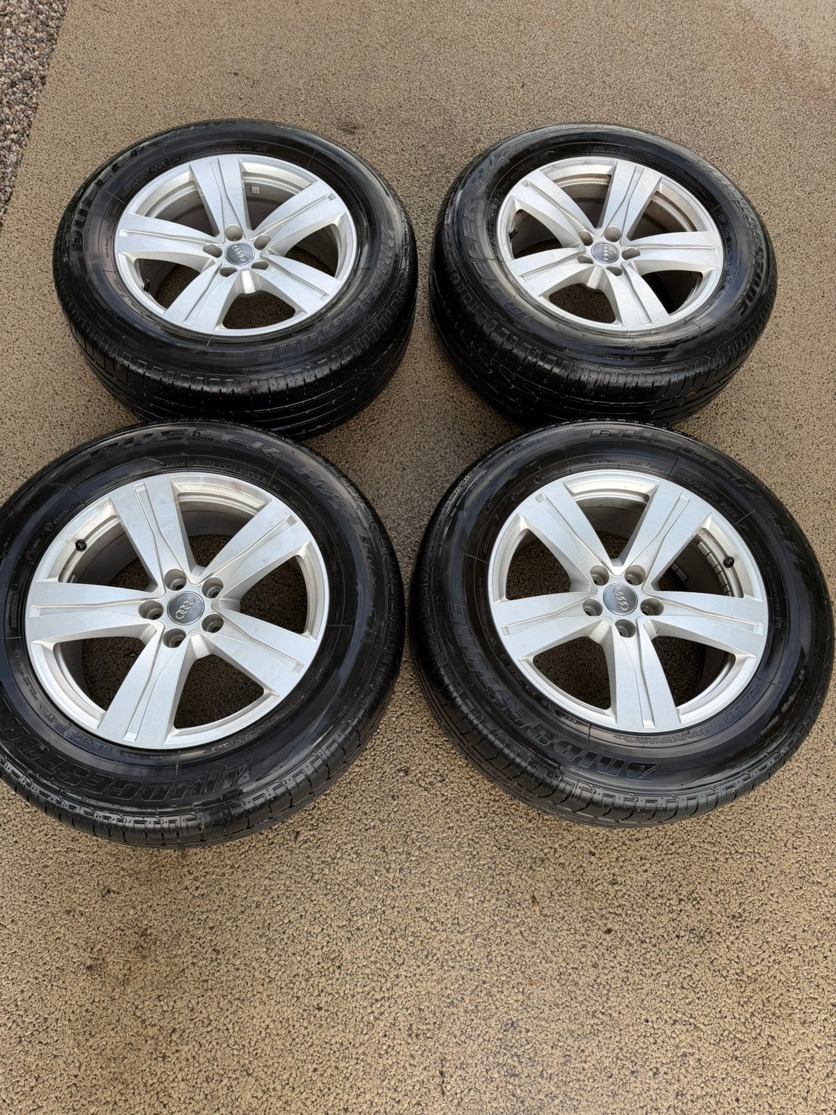 Audi banden en velgen, Auto-onderdelen, Ophalen, 18 inch, Gebruikt, 255 mm