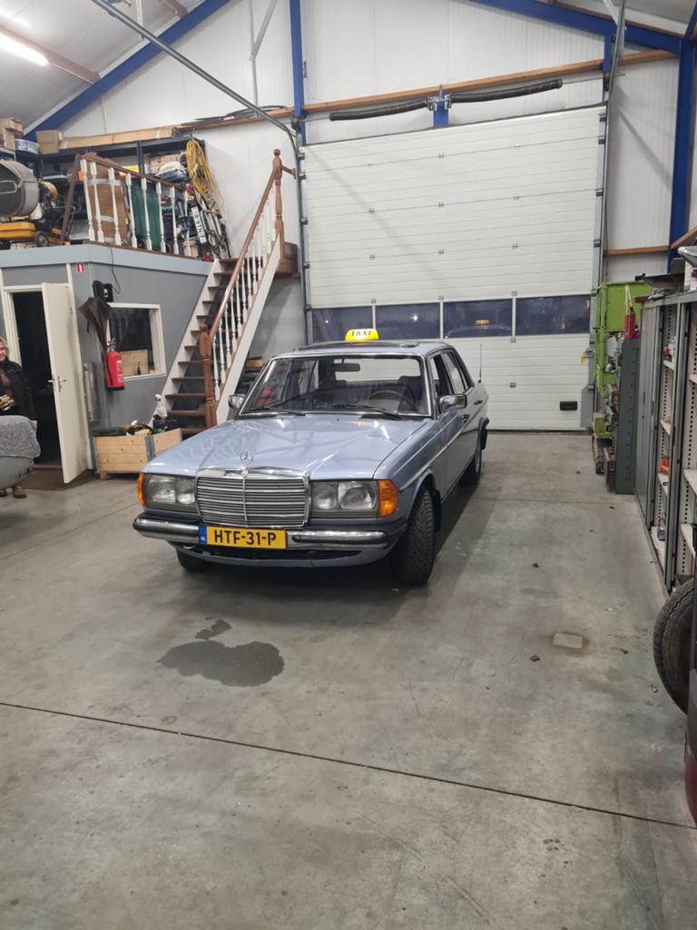 Mercedes-Benz 200d automaat belastingvrij 1981 Blauw, foto 5