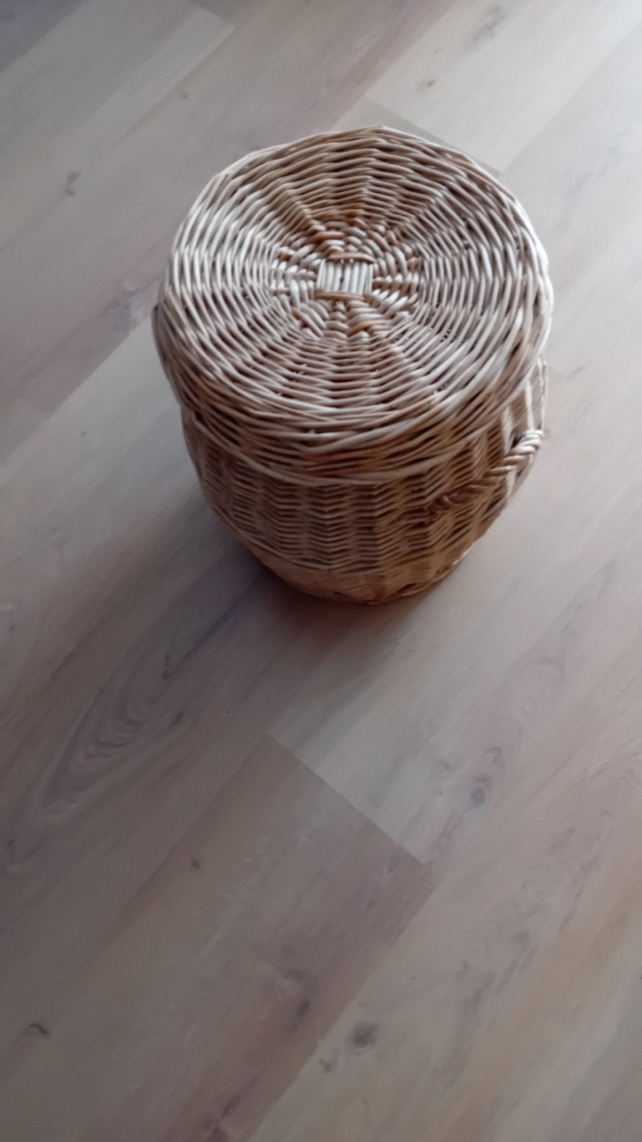rieten mand met deksel, Huis en Inrichting, Ophalen of Verzenden