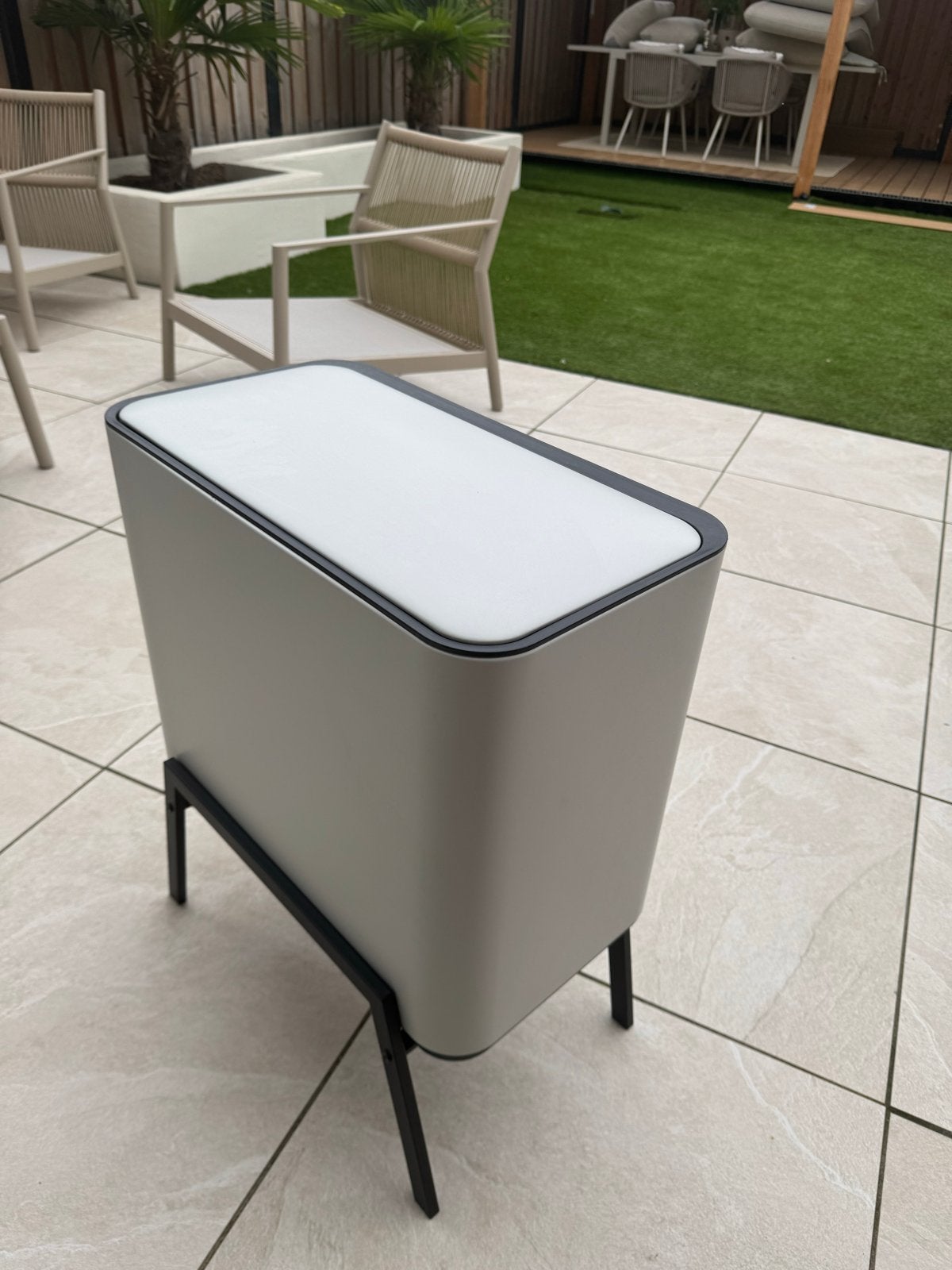 Kwantum Prullenbak Greige, Ophalen, 50 – 75, Metaal, 20 tot 30 liter