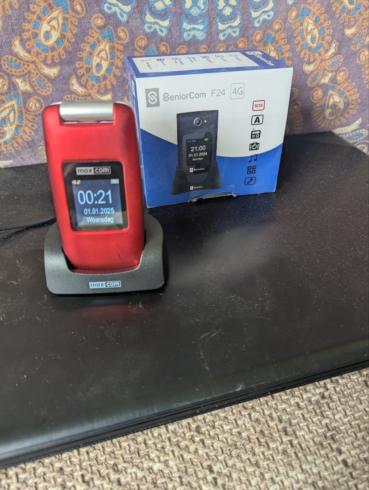 Maxcom MM824 Senioren Klaptelefoon Rood - Zo goed als nieuw, Inklapmodel, Ophalen of Verzenden, Zonder simlock, Zonder abonnement