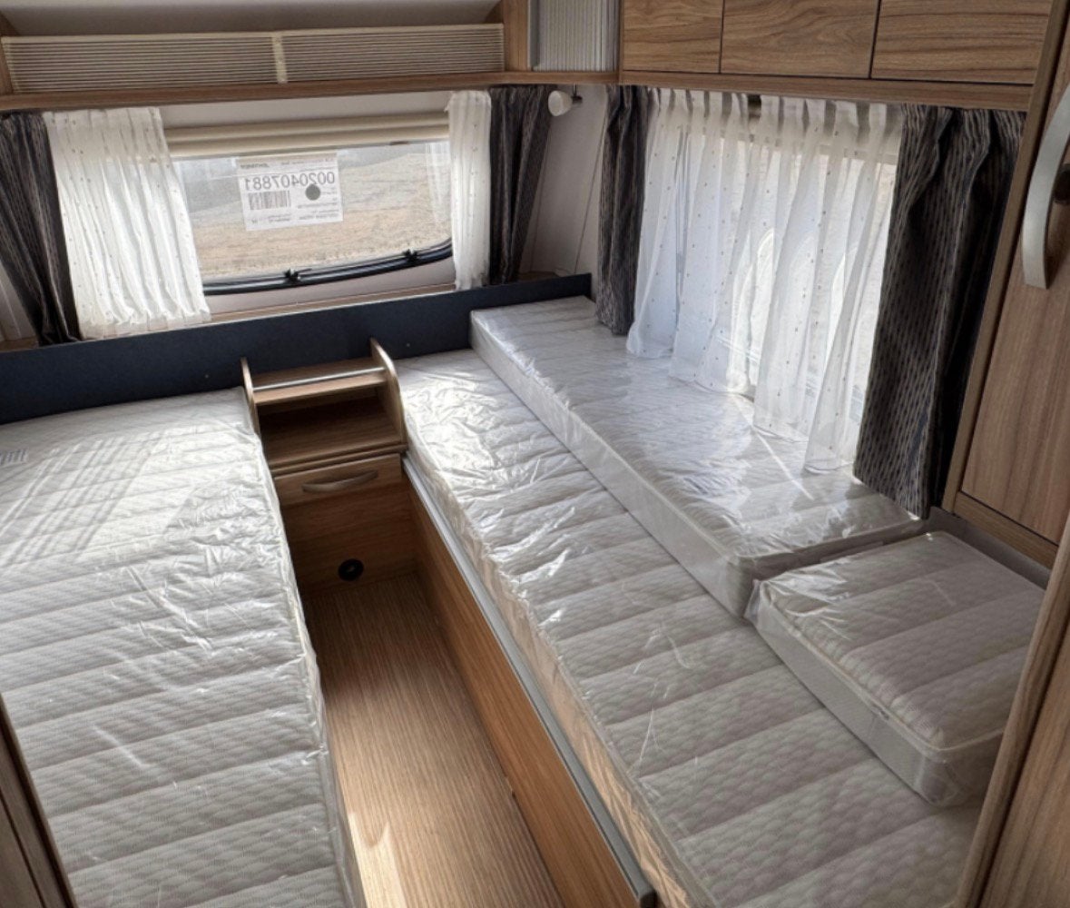 Te koop gevraagd matras Eriba Feeling 470 tussenmatras, Caravans en Kamperen, Ophalen of Verzenden