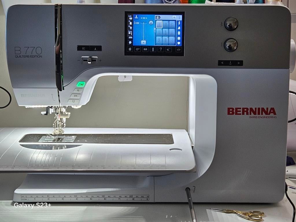 Bernina B 770 QE +borduurmodule 2021 net onderhoud gehad., Ophalen, Zo goed als nieuw, Naaimachine, Bernina