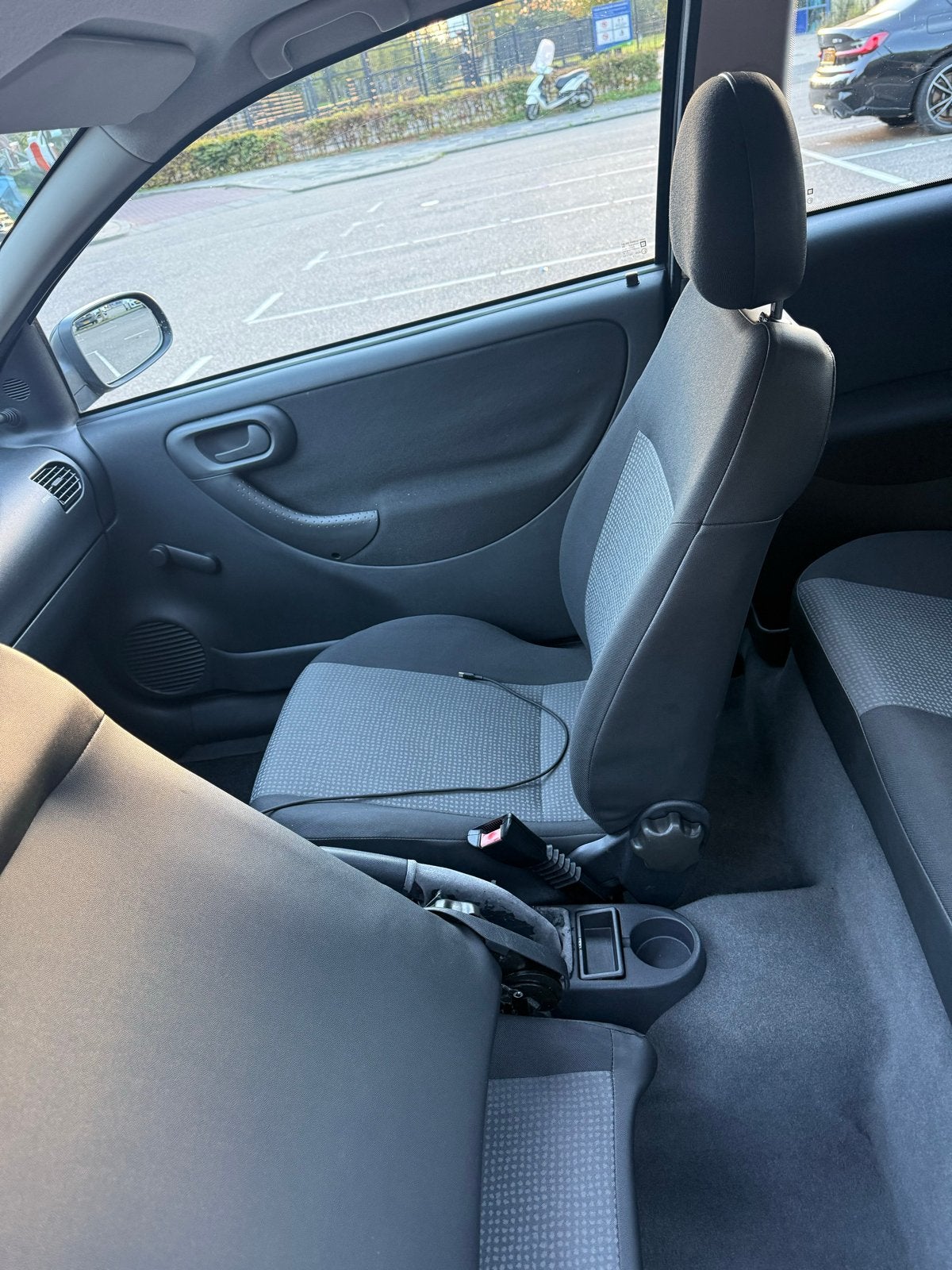 Foto 20 van Opel Corsa 1.2 Twinport | 2e eigenaar | Airco | APK 06-2027