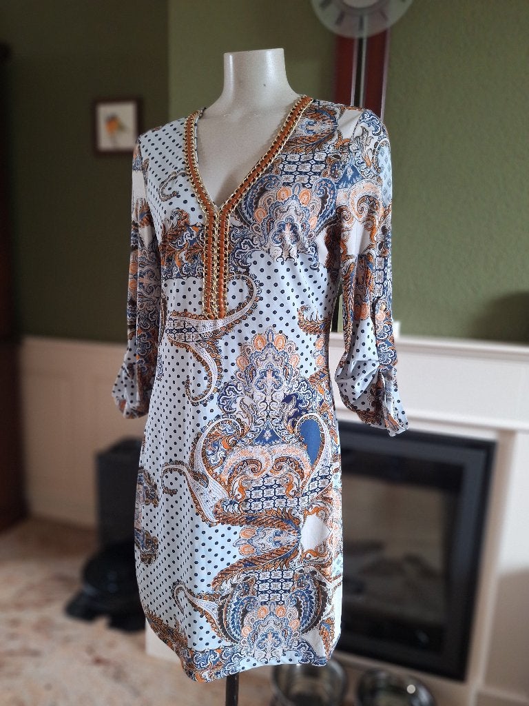 K-Design jurk met ketting halslijn leer look stukken M, Maat 38/40 (M), K-design, Zo goed als nieuw, Knielengte