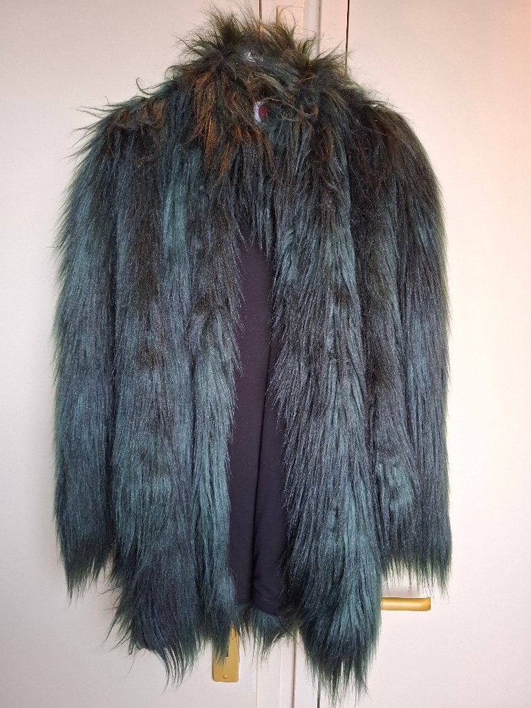House of Fluff groene Yeti faux-fur/imitatiebont capejas S/M, Kleding | Dames, Jassen | Winter, Verzenden, Nieuw, Maat 36 (S)