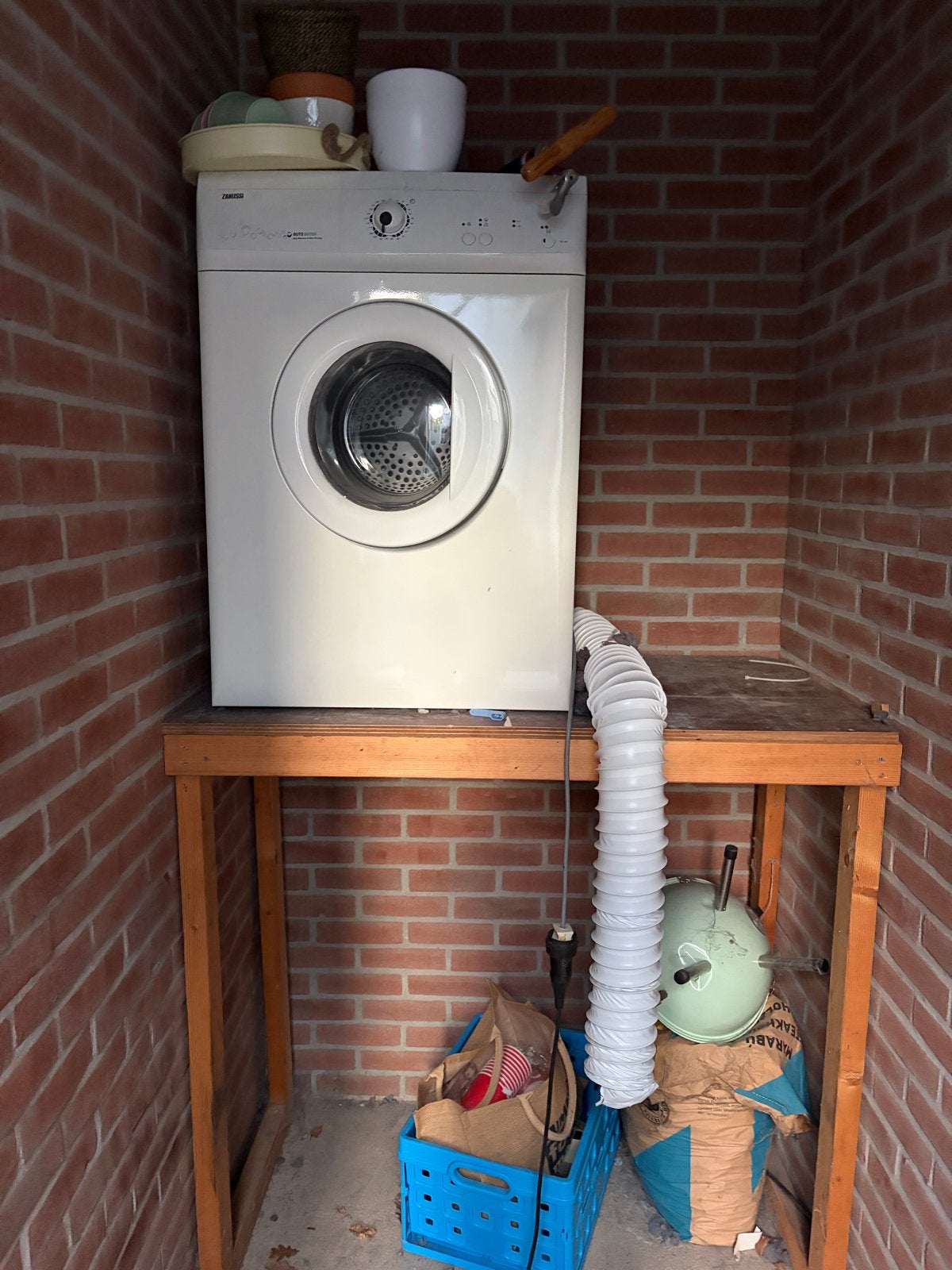 Gratis af te halen: Zanussi luchtafvoerdroger, werkt super!, 6 tot 8 kg, Ophalen, Gebruikt, Voorlader