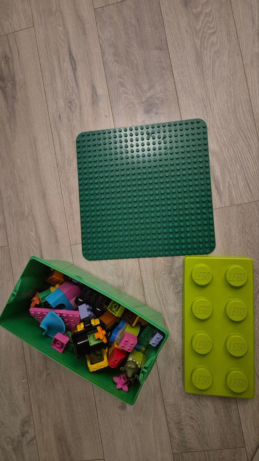 Duplo met Duplo grondplaat en opbergbox, Kinderen en Baby's, Ophalen, Gebruikt, Duplo, Inclusief accessoires
